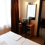 Hotel Varly Bryag 2*