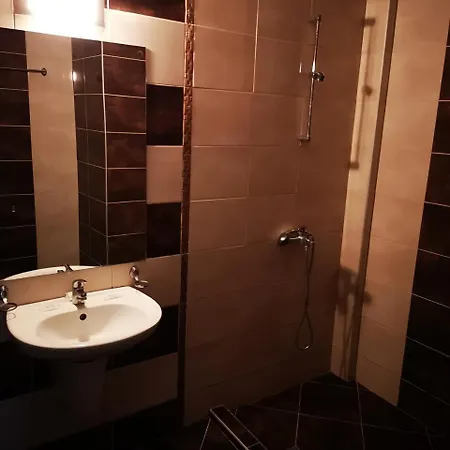 Hotel Varly Bryag 2*