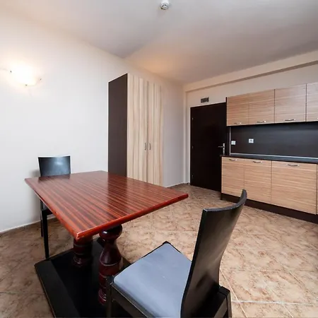 Varly Bryag Hotel 2*