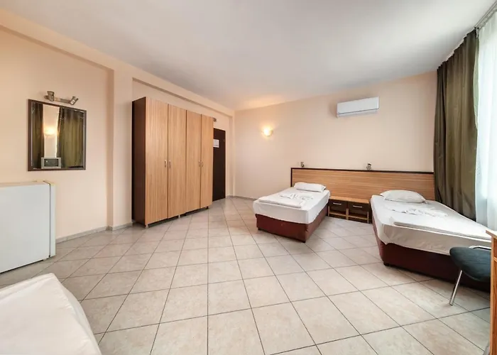 Varly Bryag Hotel 2*