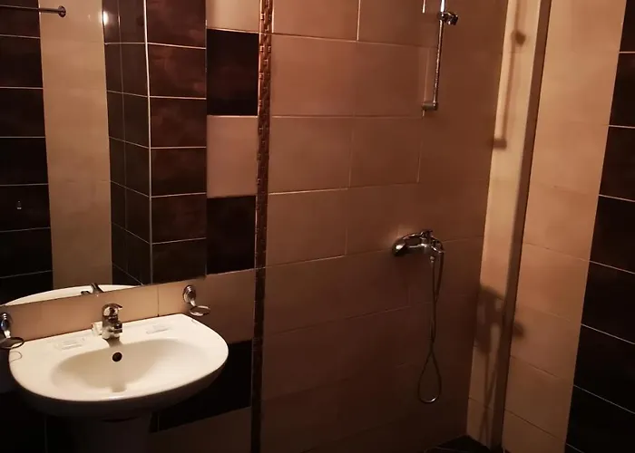 Hotel Varly Bryag 2*